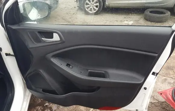 Hyundai i20 (GB IB) Front door card panel trim