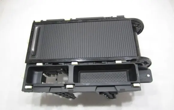 Cup holder front