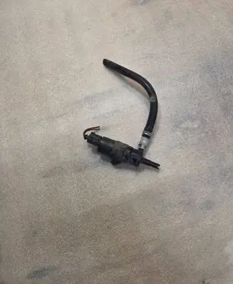 Audi A8 S8 D2 4D Headlight washer pump 3B7955681 001016
