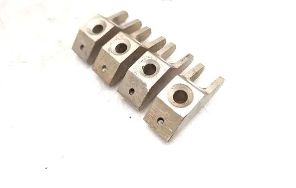 Jeep Cherokee Fuel Injector clamp holder 