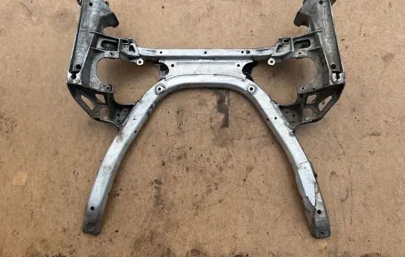 BMW 5 E60 E61 Front subframe 6759461