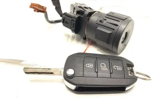 Peugeot 308 Ignition lock 9663123380