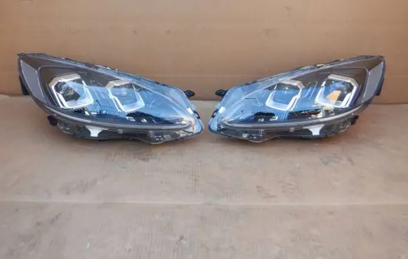 Ford Kuga III Headlights/headlamps set 13E017