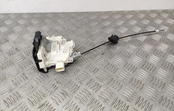 Audi A4 S4 B7 8E 8H Front door lock 8E1837016AA