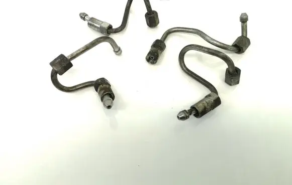 Mazda 6 Fuel injector supply line/pipe 
