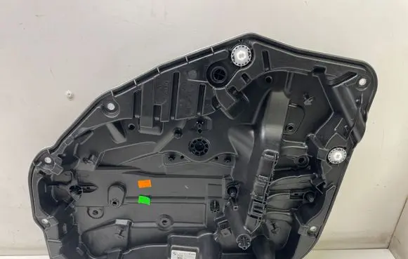 BMW X7 G07 Rear window lifting mechanism without motor 9450785