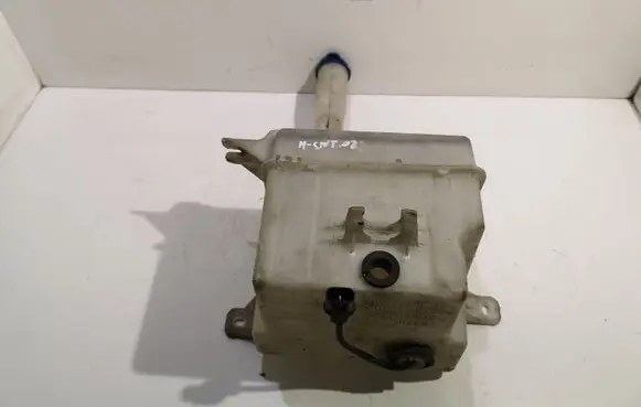 Hyundai Sonata Windshield washer fluid reservoir/tank