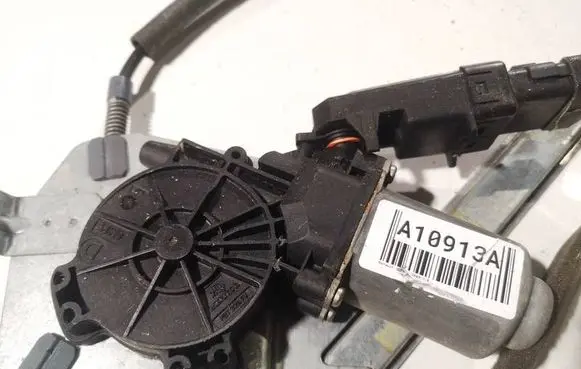 Renault Scenic II - Grand scenic II Front door window regulator motor 