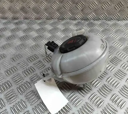 Audi TT TTS RS Mk3 8S Coolant expansion tank/reservoir 5Q0121407M