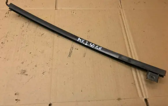 Volkswagen Golf II Rear door windshield rail 193839409