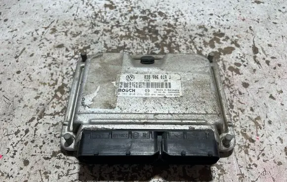 Volkswagen Sharan Engine control unit/module 038906019J 28SA45