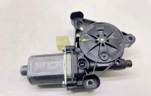 Skoda Kodiaq Front door window regulator motor 5Q0959802B 0130822716 e850202100