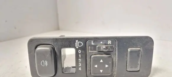 Mitsubishi Space Star Wing mirror switch MR240907