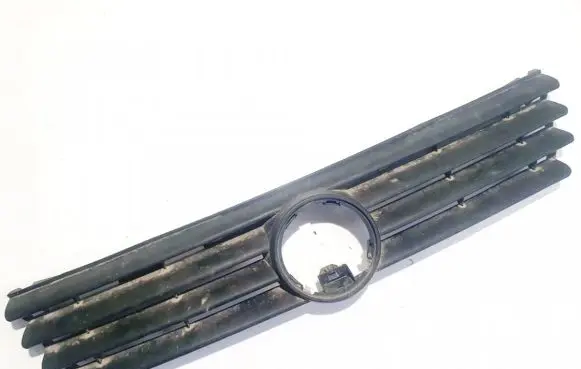 Volkswagen PASSAT B4 Front grill