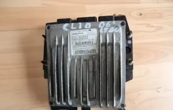 Renault Clio III Engine control unit/module ECU
