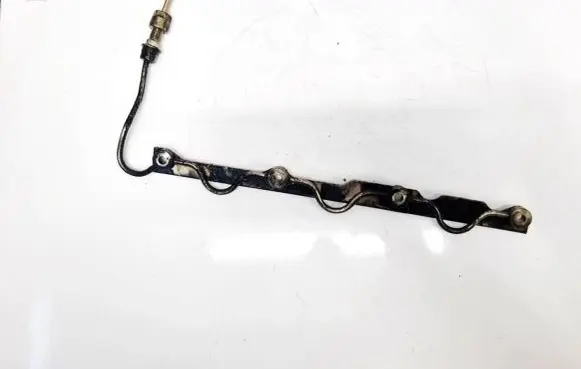 Nissan Almera N16 Fuel line pipe