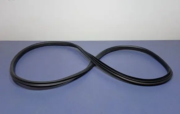 Ford Puma Front door rubber seal 