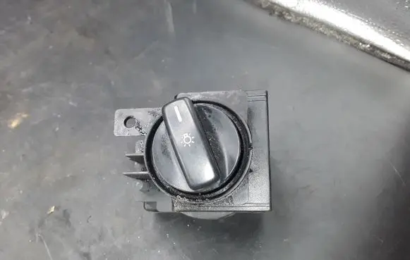 Mercedes-Benz A W169 Light switch 1695452204 32220202
