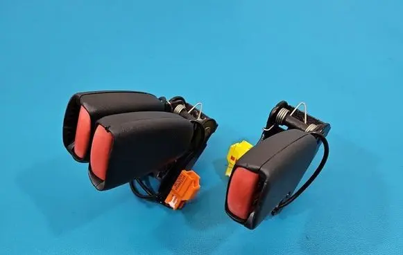 Volvo V70 Rear seatbelt 35323921 IMPRK1585916