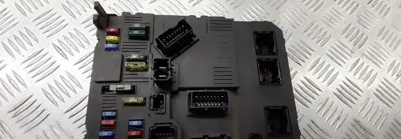 Peugeot 407 High voltage junction box 