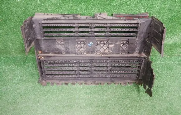 Citroen Berlingo Intercooler air channel guide 
