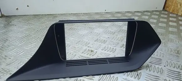 Mercedes-Benz E AMG W212 Radio/GPS head unit trim A2126802136