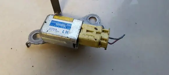 Toyota RAV 4 (XA20) Airbag deployment crash/impact sensor 8983042020 187900-1161