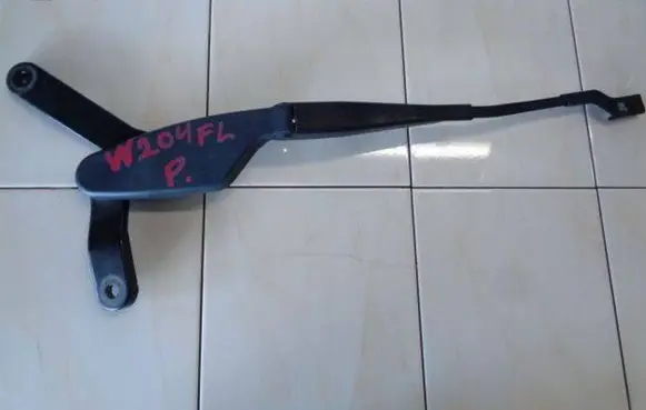 Mercedes-Benz C W204 Front wiper blade arm A2048201944