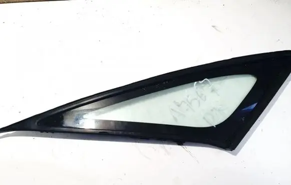 Toyota Corolla Verso E121 Front triangle window/glass 