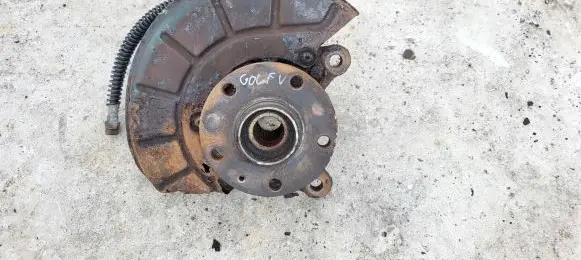 Front wheel hub