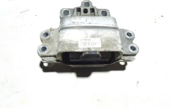 Volkswagen PASSAT B7 Engine mount bracket 1K0199555