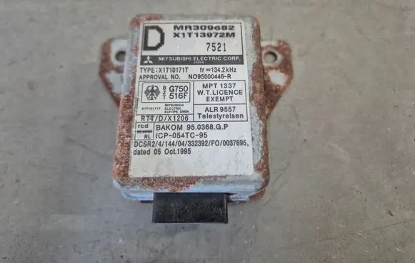 Mitsubishi L200 Other control units/modules MR309682