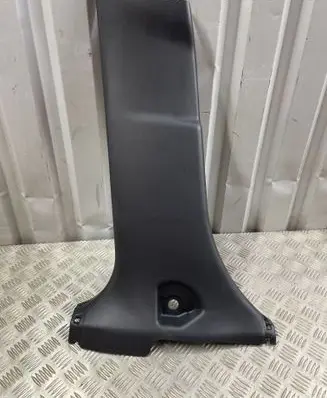 (B) pillar trim (bottom)