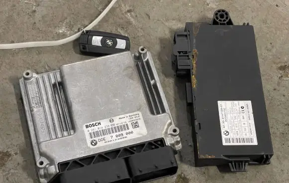BMW 5 E60 E61 Engine control unit/module 7809000 030123006 1039S23979