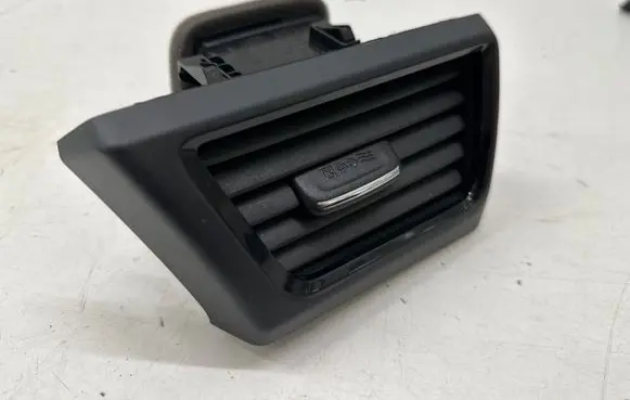 Nissan Leaf II (ZE1) Dashboard side air vent grill/cover trim 687615SK0B