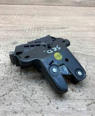 Audi A8 S8 D3 4E Tailgate/trunk/boot lock/catch/latch 4E0827505C