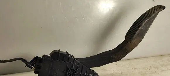 Mazda 6 Accelerator throttle pedal 1988003420 05J241681B6 2GD1A