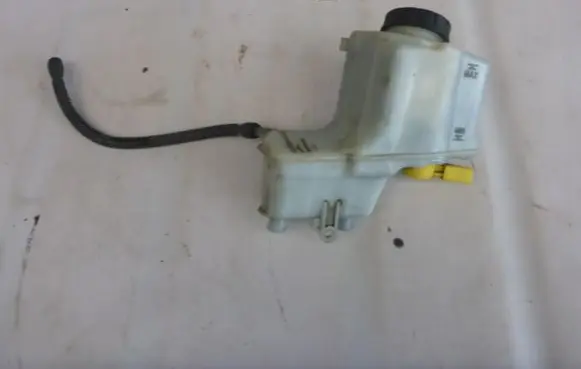 Seat Leon (5F) Brake fluid reservoir 5Q2611301