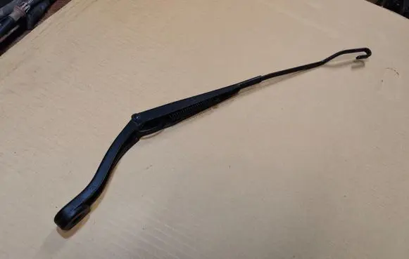 Chrysler Sebring (ST-22 - JR) Front wiper blade arm 24002742