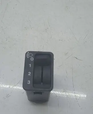 Honda CR-V Headlight level height control switch M10539