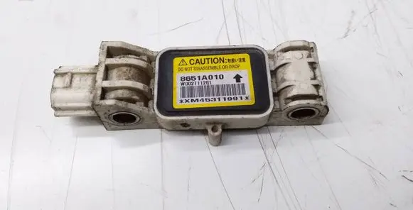Mitsubishi Grandis Airbag deployment crash/impact sensor 8651A010
