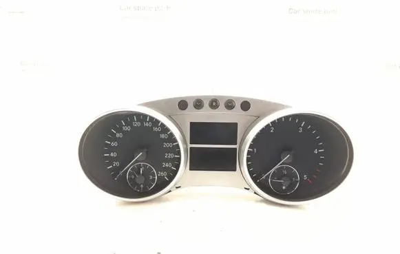 Speedometer (instrument cluster)