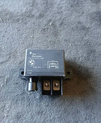 BMW 5 F10 F11 Combustion relay 7661503 V23132A2001X26