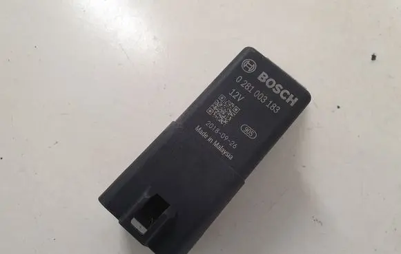 Glow plug pre-heat relay