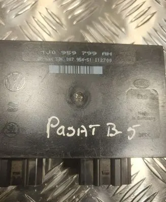 Volkswagen PASSAT B5 Comfort/convenience module 1J0959799AH