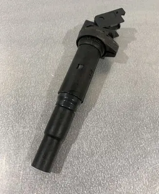 Peugeot 5008 High voltage ignition coil 9807841880