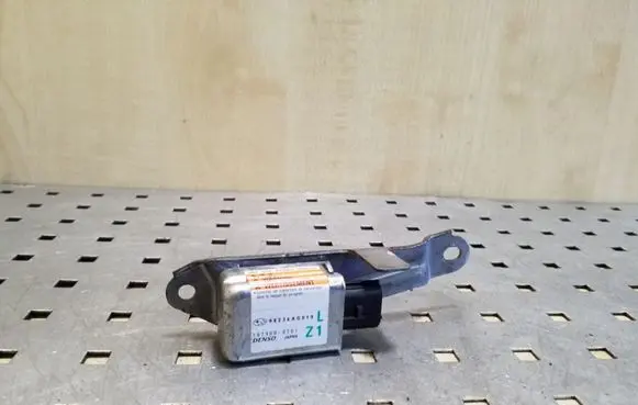 Subaru Legacy Airbag deployment crash/impact sensor 98236AG010 1879000701