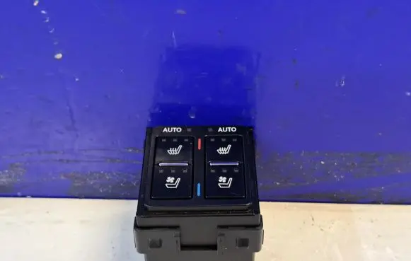 Lexus RX 450H Seat heating switch 8475248010