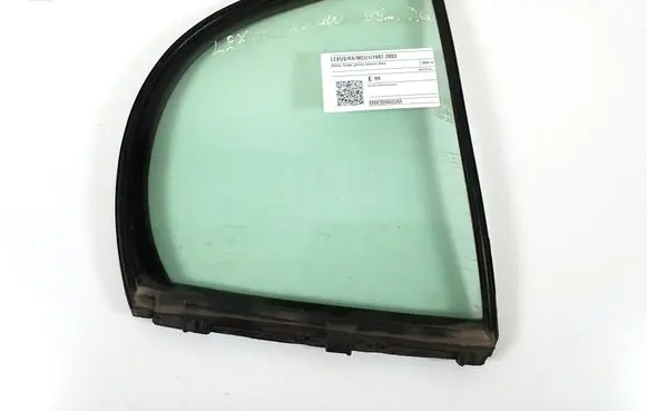 Lexus RX 300 Rear vent window glass 