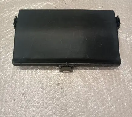 Opel Insignia A Fuse box cover 13285113